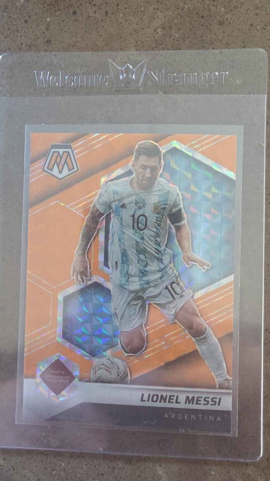 Lionel Messi orange mosaic road to world cup 2022