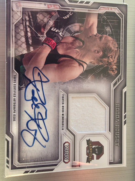 Ronda Rousey 2014 Topps UFC Champions Autographed relic card